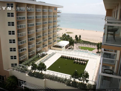 SYNLawn-artificial-grass-commercial-beach-resort-hotel-roof-by-ocean